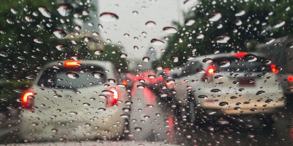 conducir con lluvia
