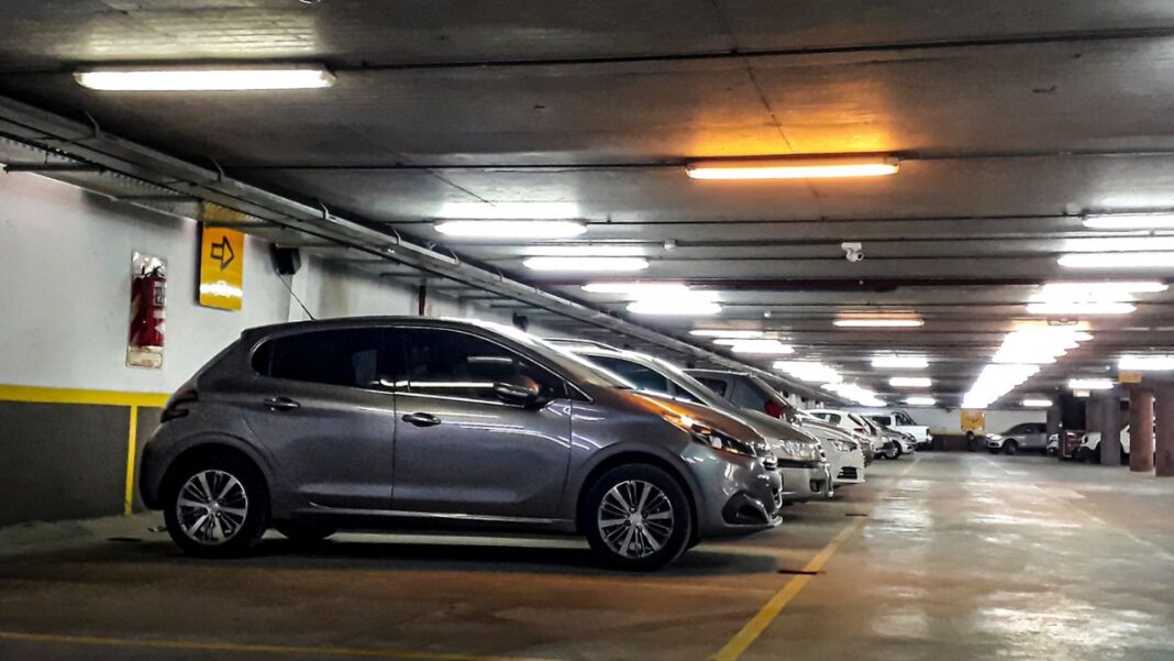 puede entrar coche electrico parking